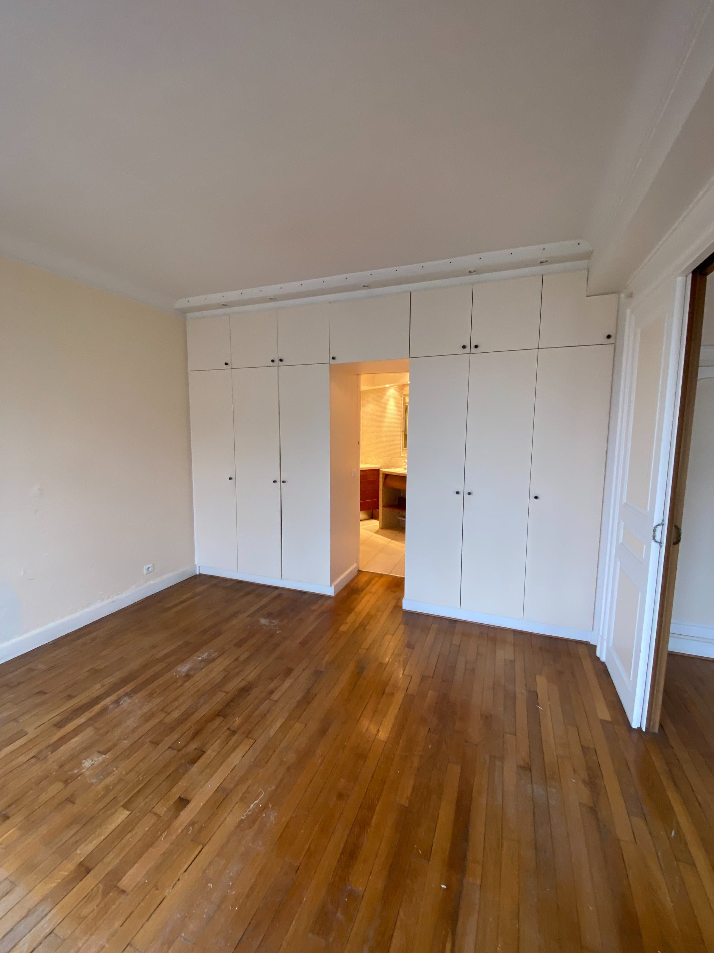 Appartement haut de gamme — Avant